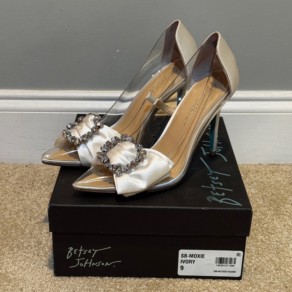 Betsey Johnson Ivory and Silver Heels